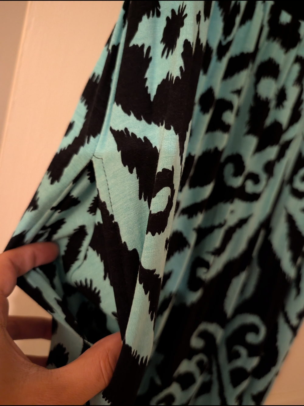 Maxi Dress w Aqua Patternered Design And hidden Pockets - Picture 3 of 6